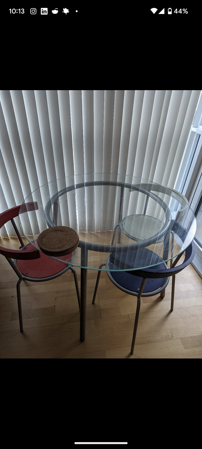 glass round table - photo 2