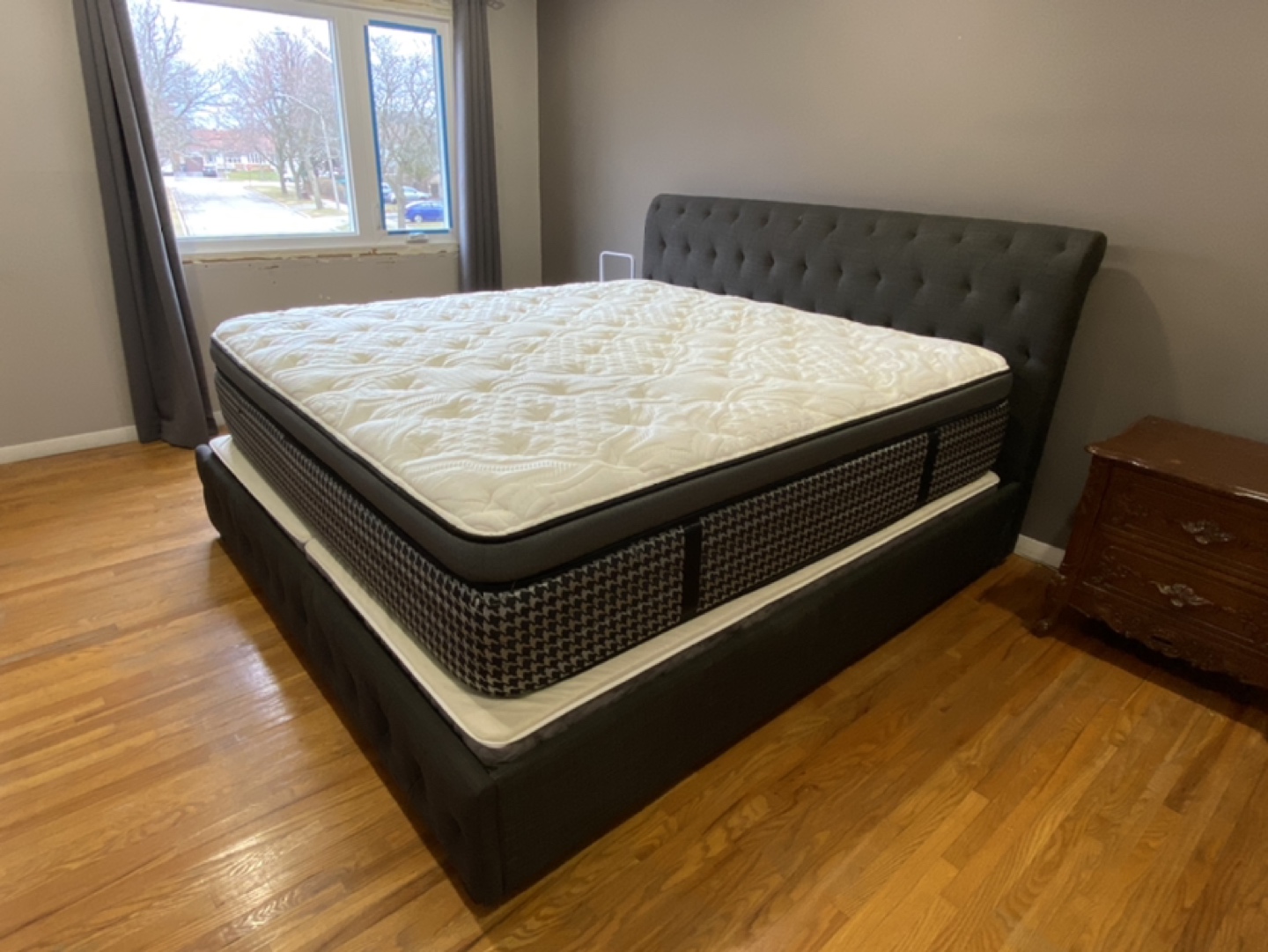 King size bed