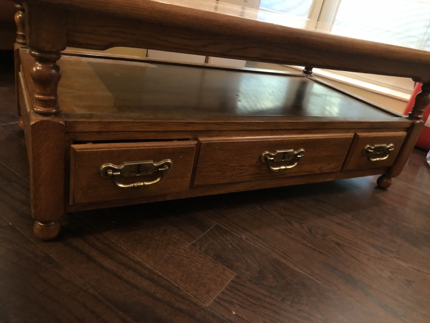 Vintage coffee table with drawers - photo 2