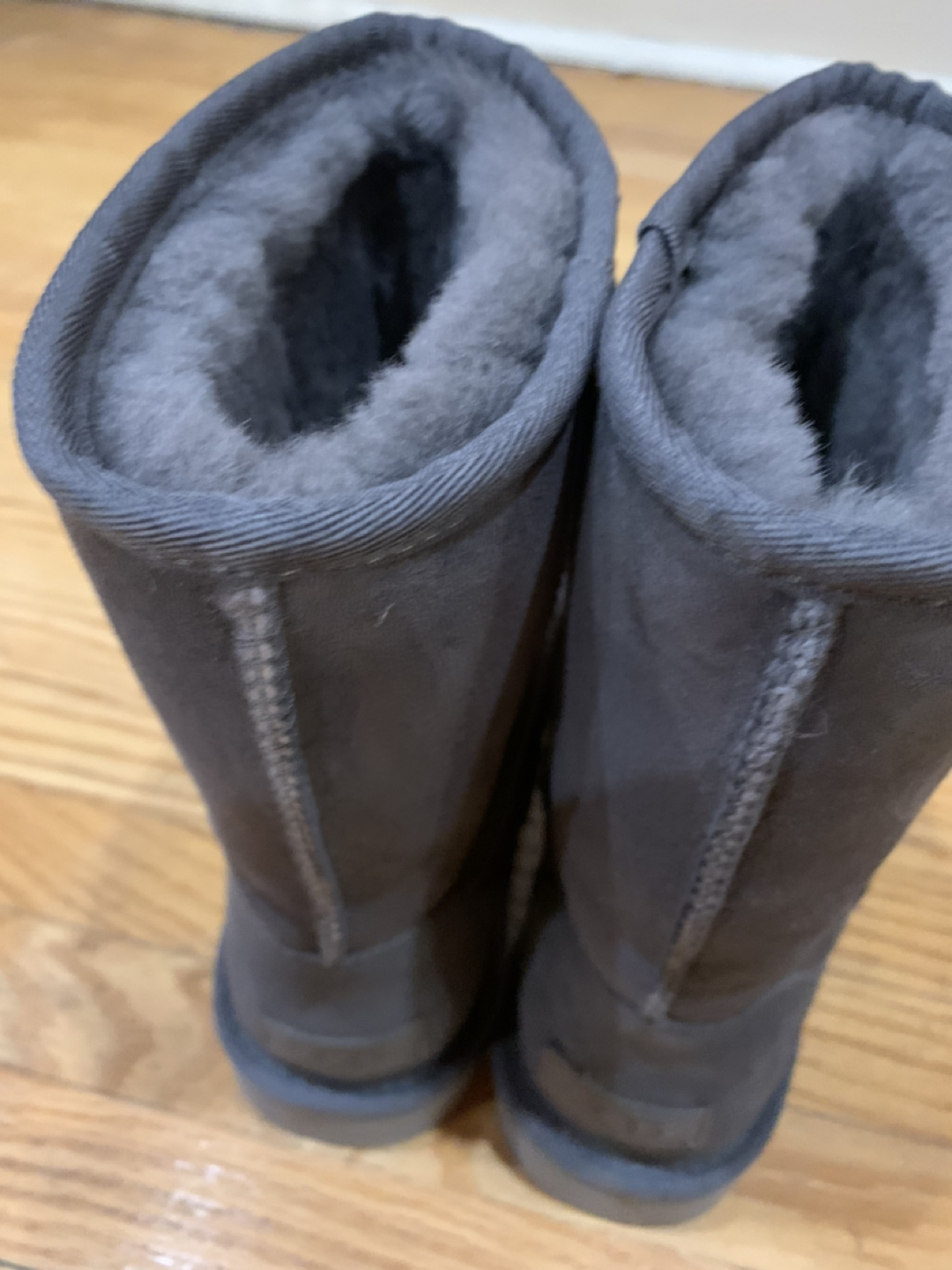 UGG short boots size 7 Grey thumbnail