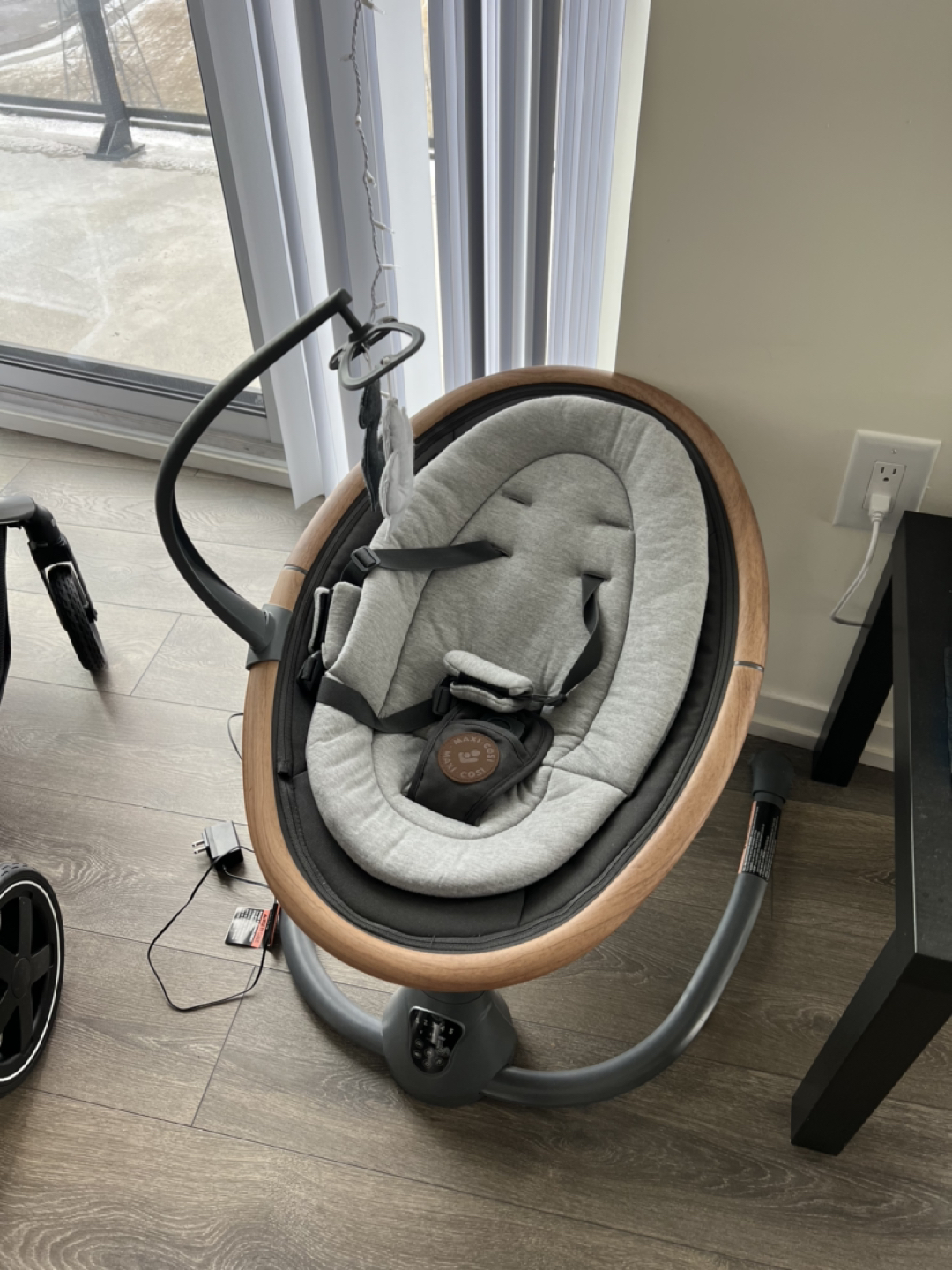Maxi-Cosi Cassia – Swing smartly in style. thumbnail
