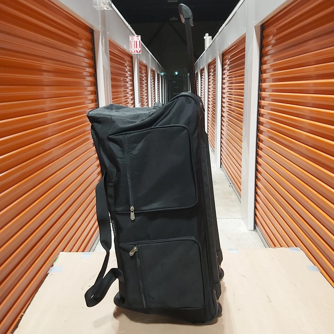 New Rolling Trolley Duffle Bag With Wheels Handle Size 32 Inches image indicator(3)