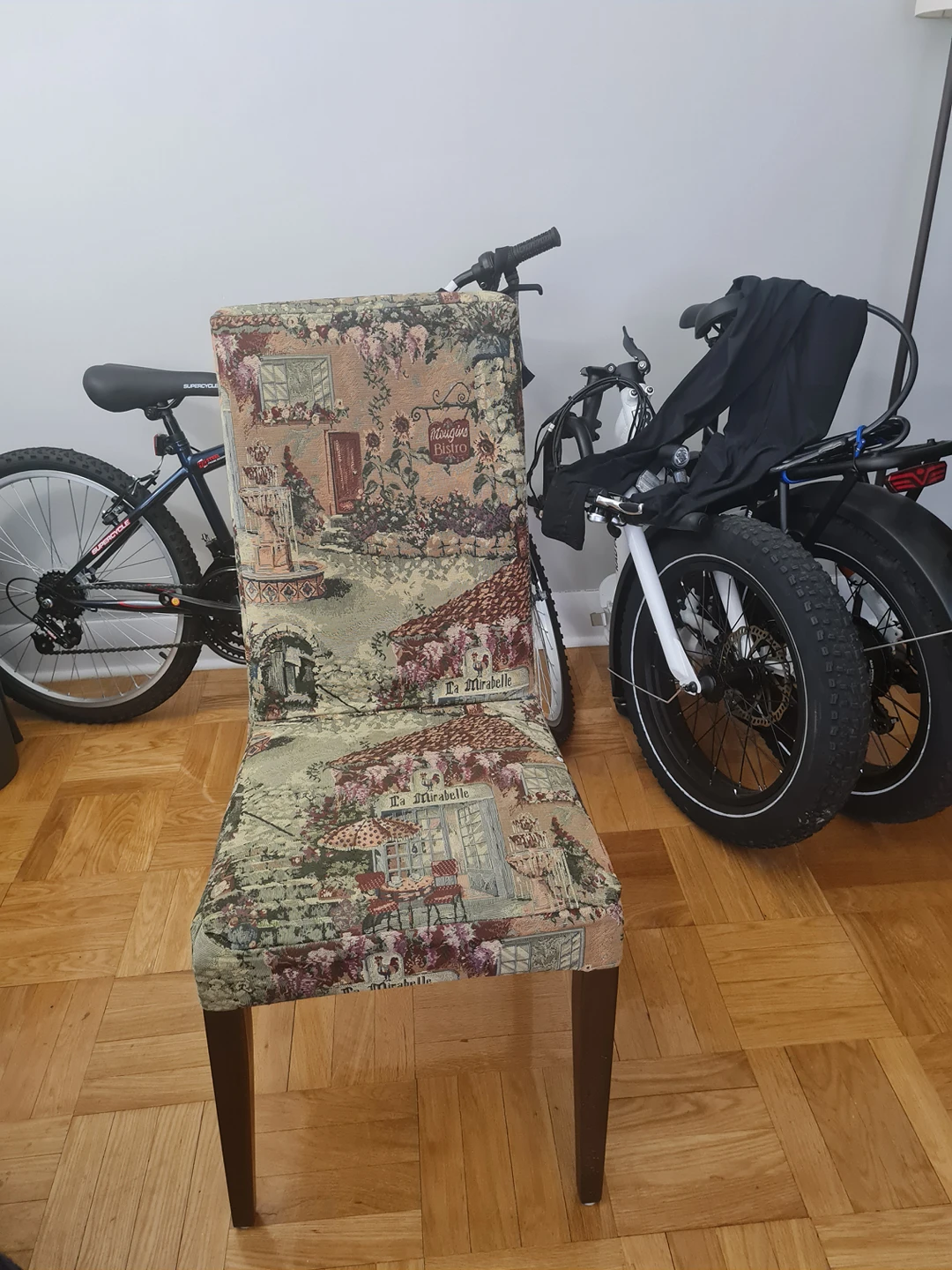 free chairs x 3
