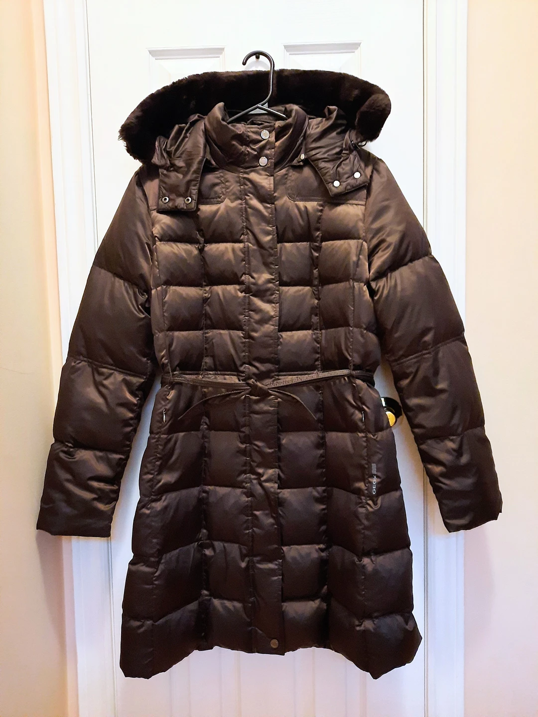 parka (Moving Sale) thumbnail