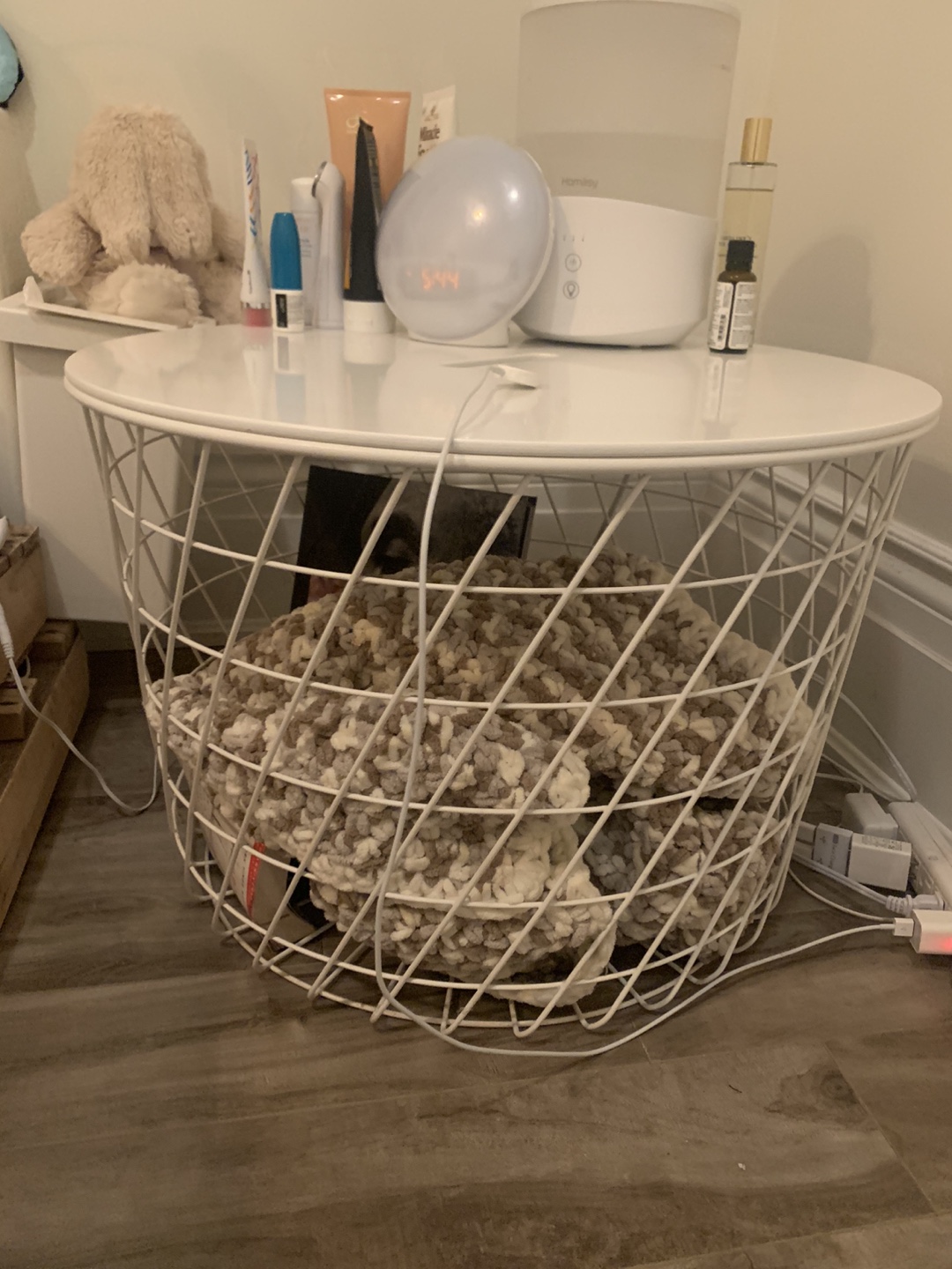 White round coffee table