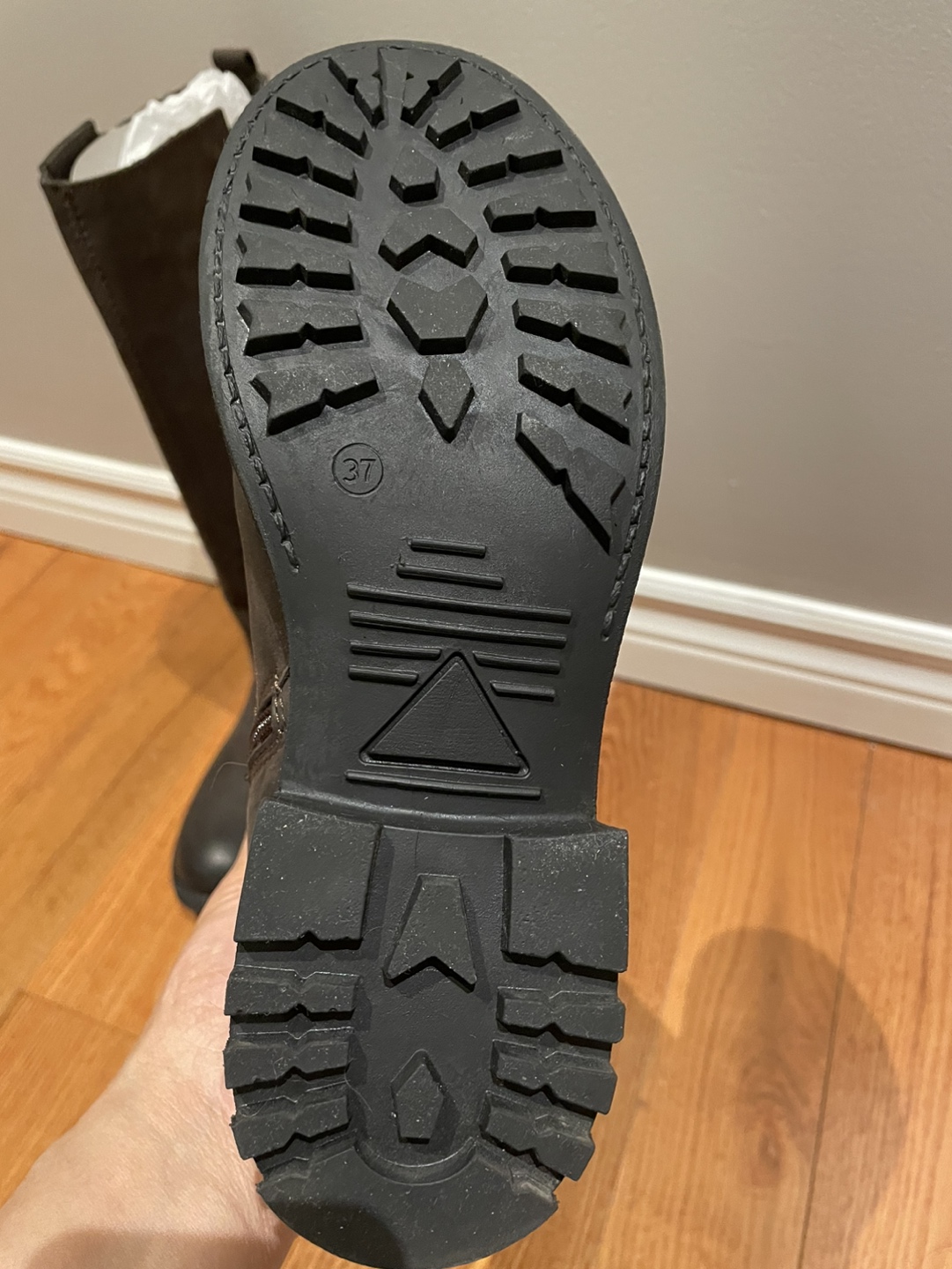 Women Leather Brand New Boots Size 7 image indicator(2)