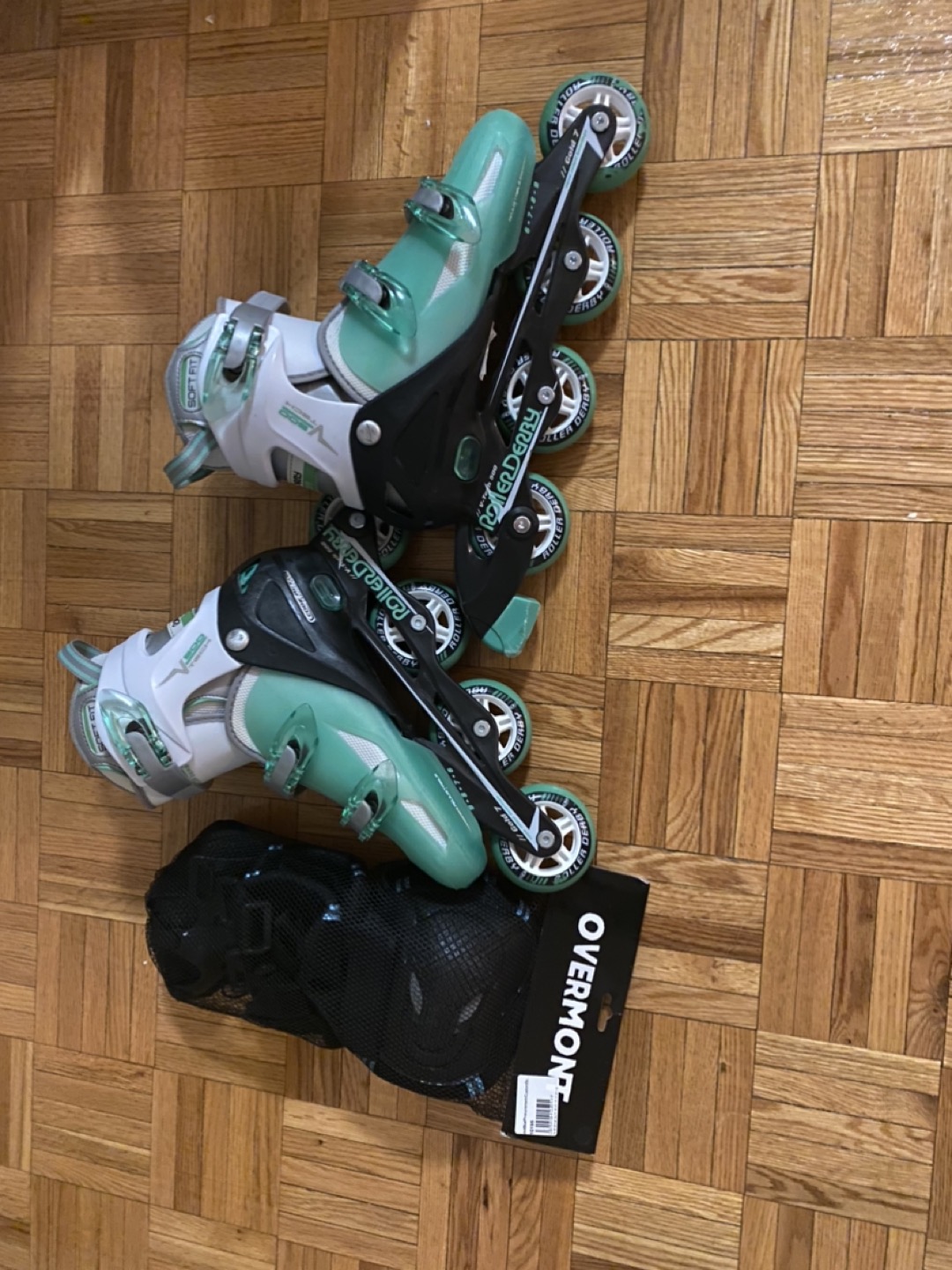 Roller Skates adjustable + knee/ elbow pads