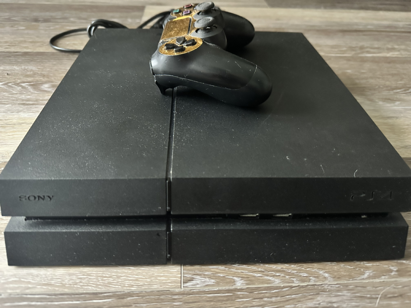 PS4 with power cable, HDMI cable and 1 controller - photo 2
