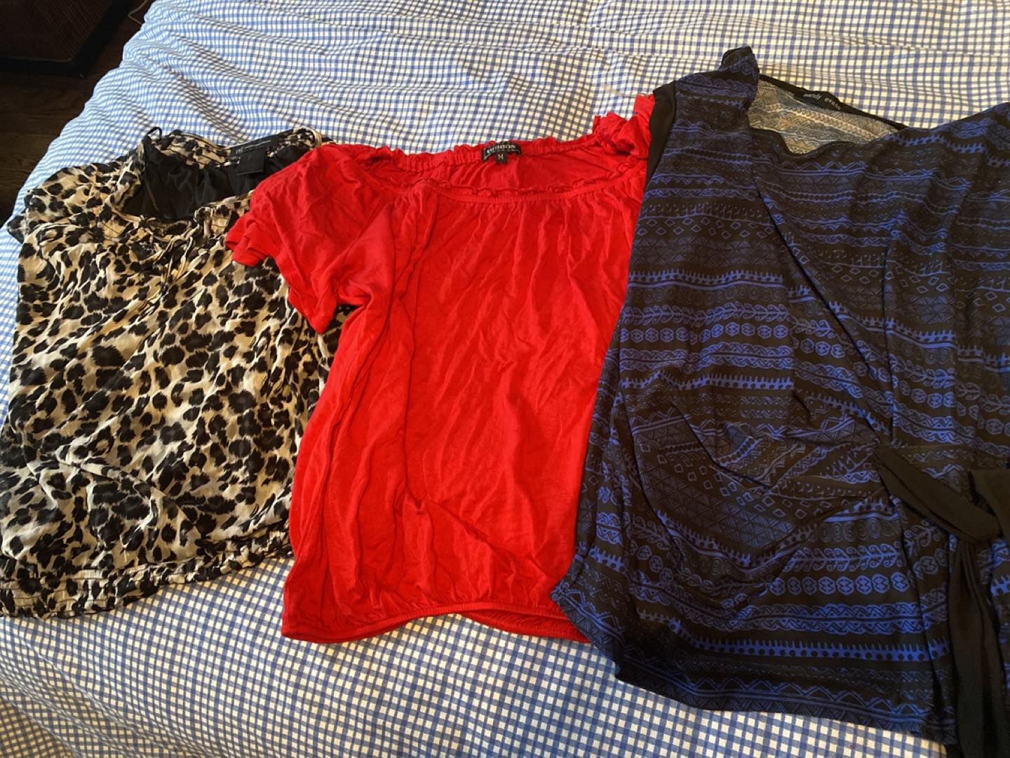 Women’s spring tops size medium thumbnail