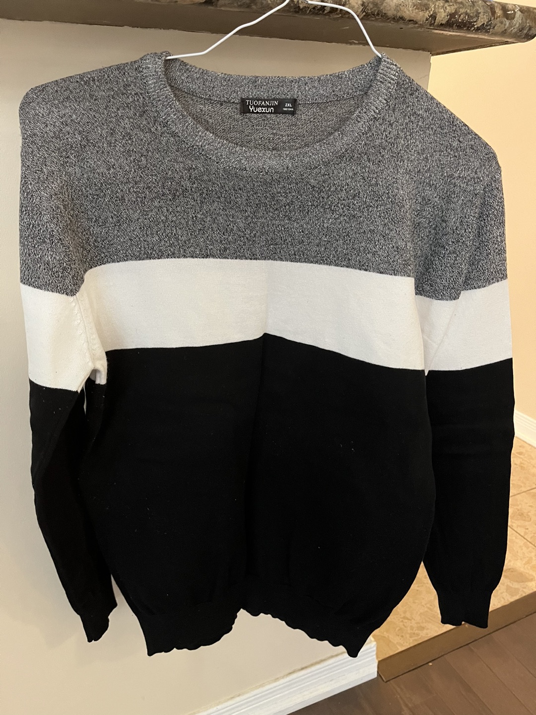 Thin sweater