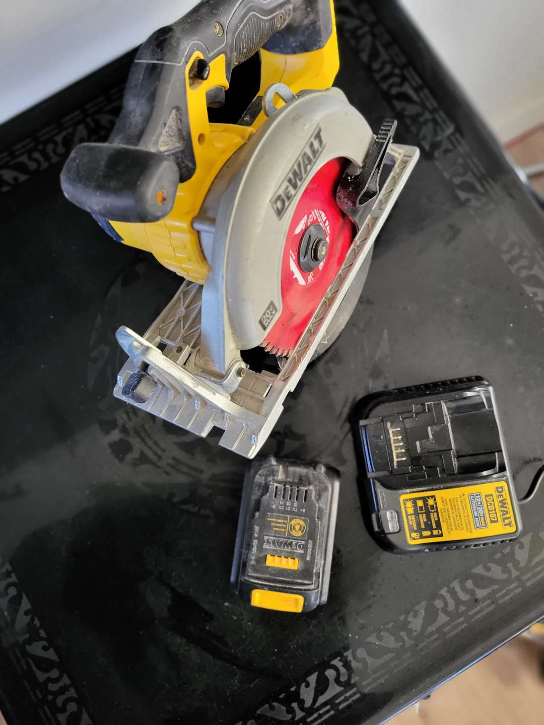 dewalt battery skill saw