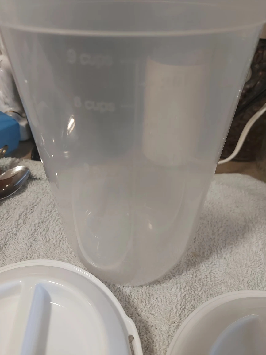 #freecycle 2 Plastic Pitchers image indicator(2)