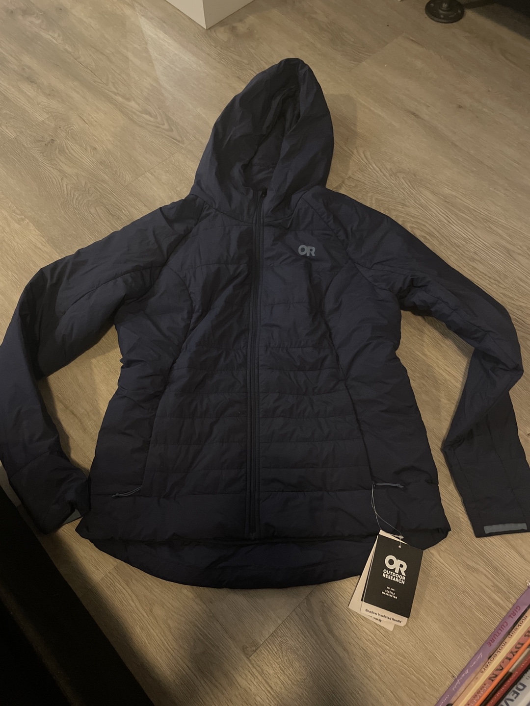 Puffer jacket size M women’s never worn