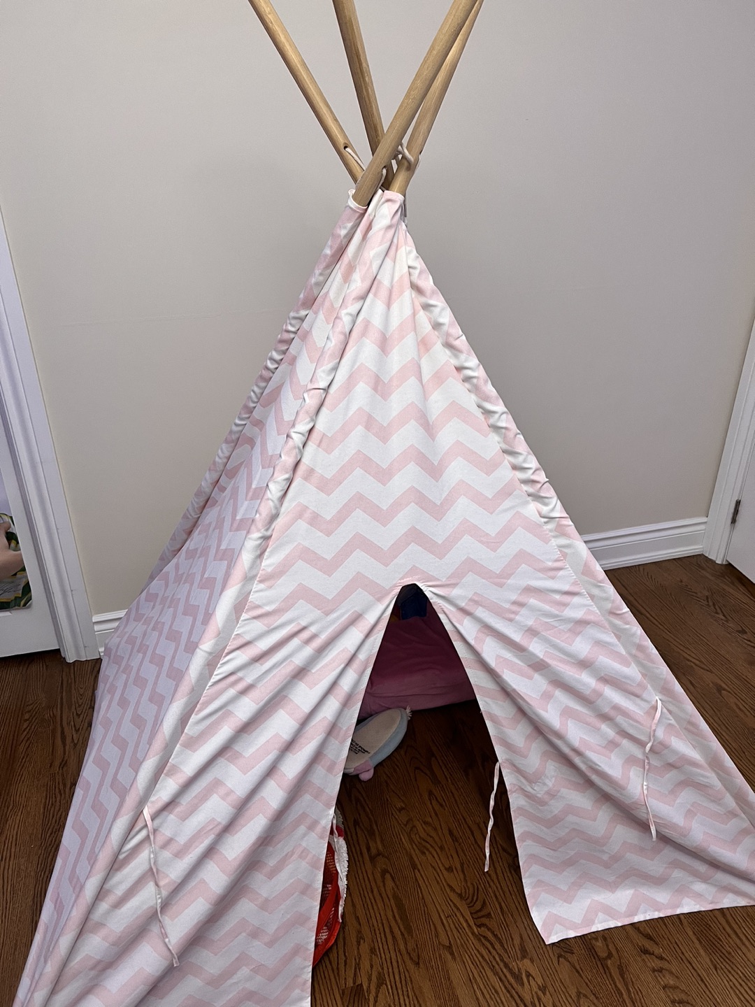 Girls teepee