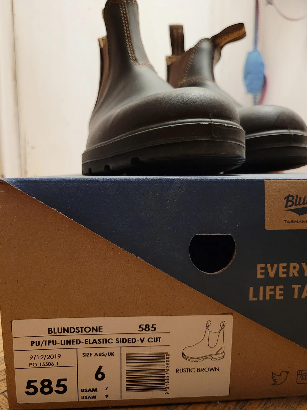 Brown Blundstones, unisex thumbnail