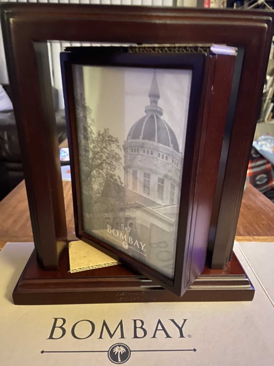 Bombay Company Rotating Picture Frame Clock image indicator(3)