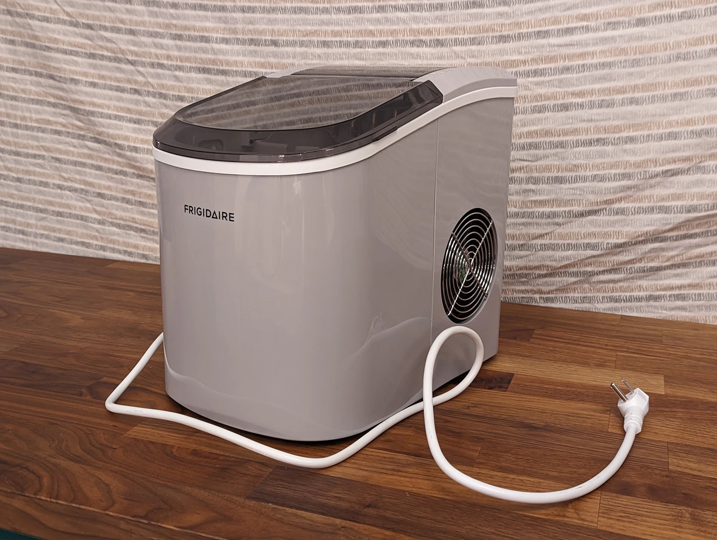 FRIGIDAIRE Compact Ice Maker thumbnail