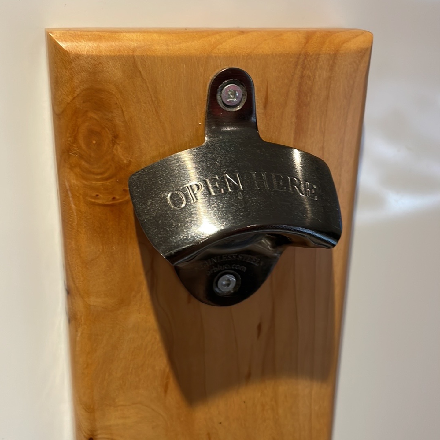 *NEW* wood/magnetic beer bottle opener image indicator(3)