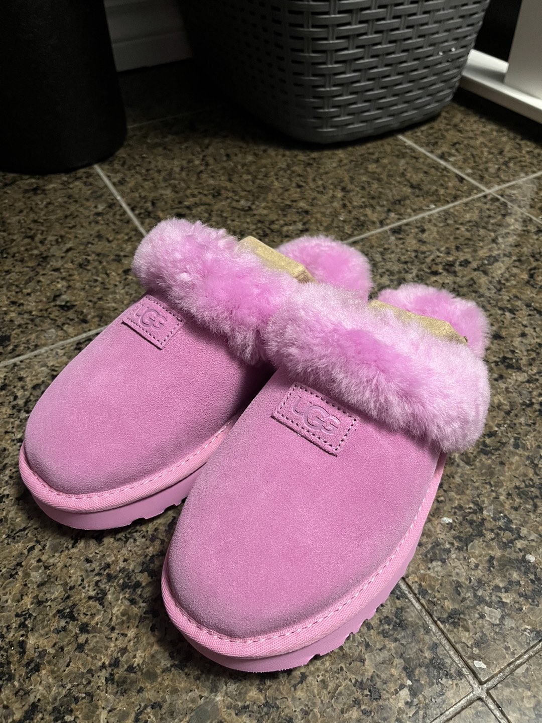 UGGS Cozy Slippers Pink