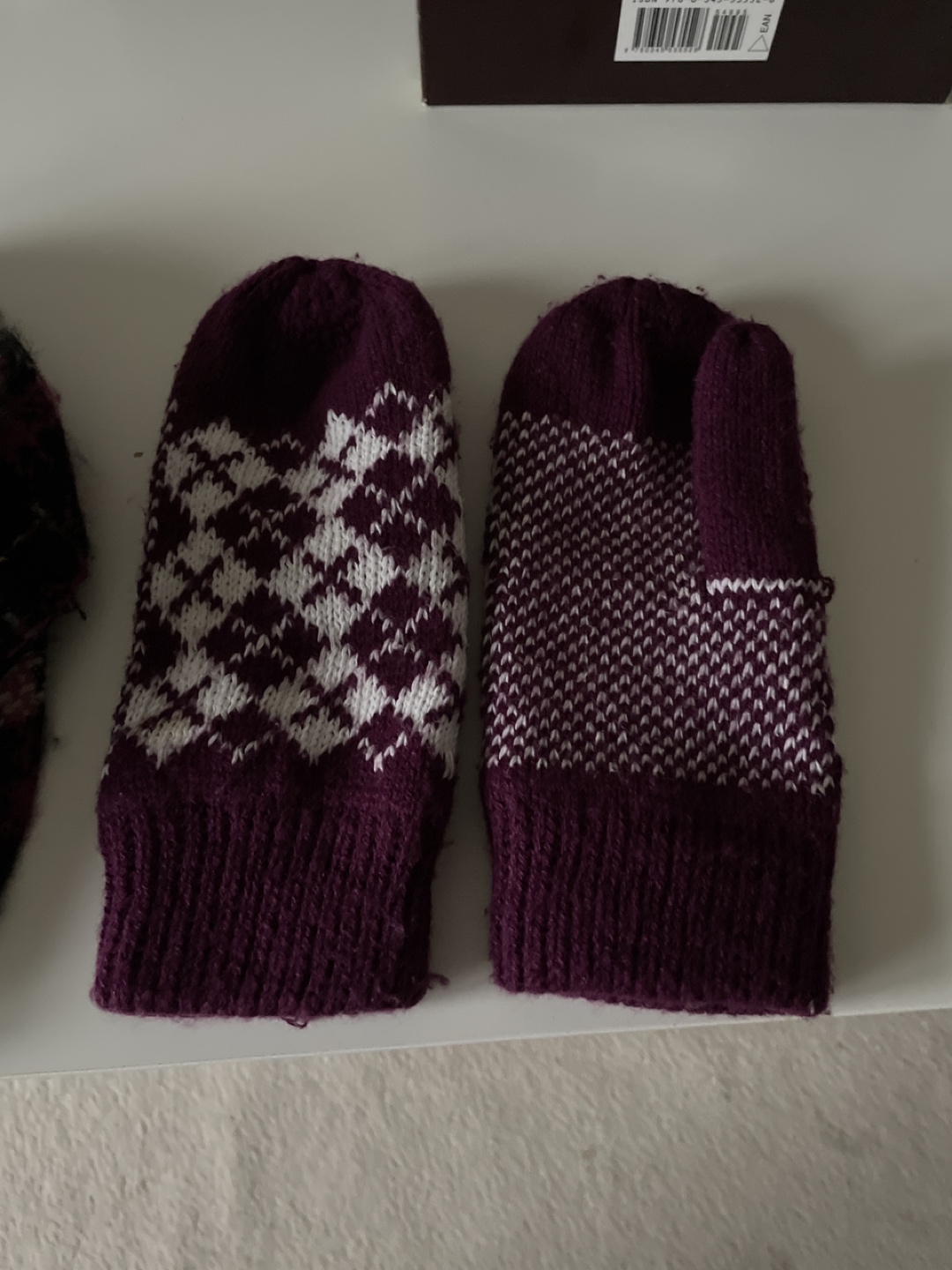 new hat with bonus mittens image indicator(3)