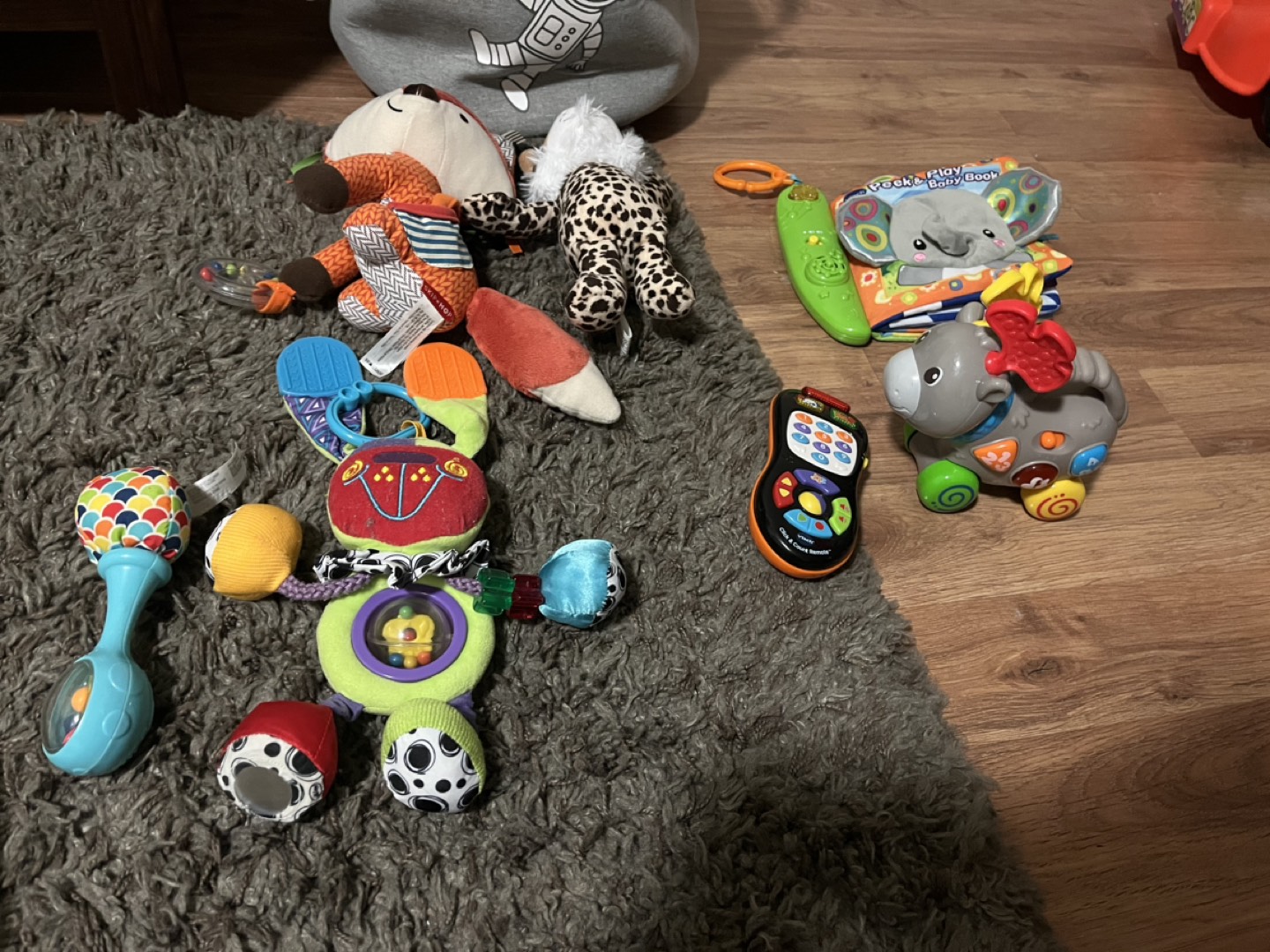 Baby toy & toy basket