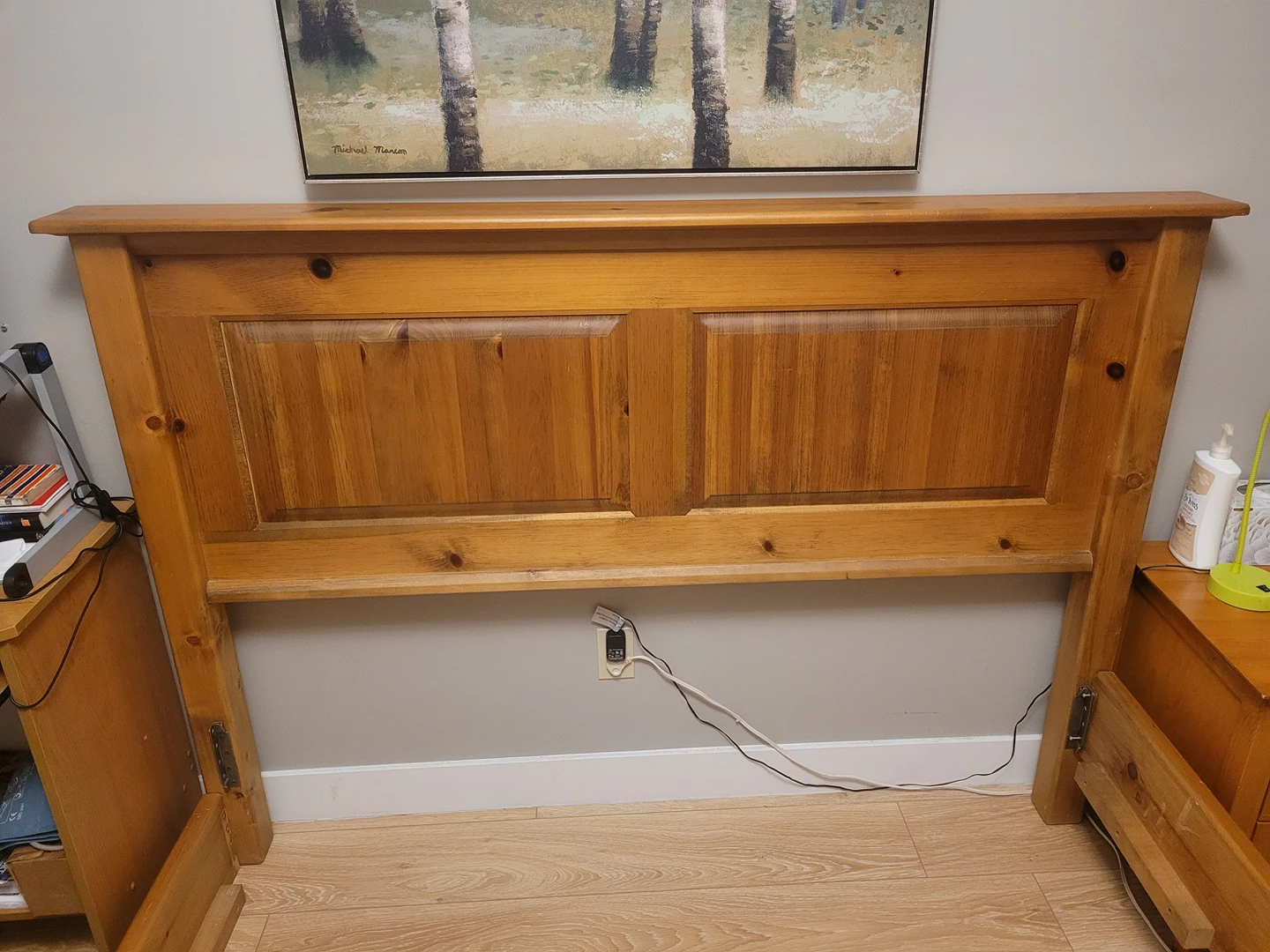 Beautiful Wooden Queen Bed Frame thumbnail