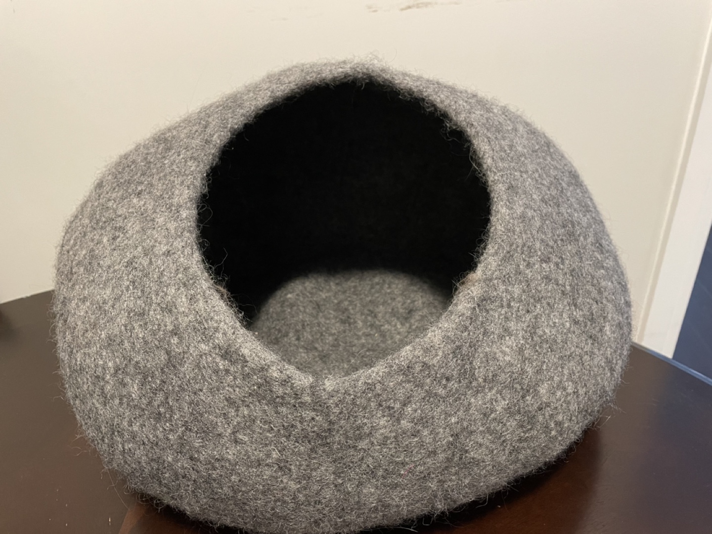 Wool cat cave / cocoon thumbnail