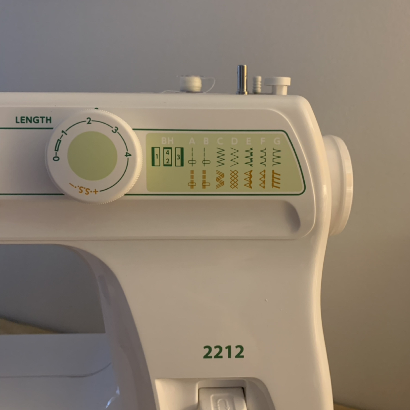 Janome 2212 sewing machine - photo 3