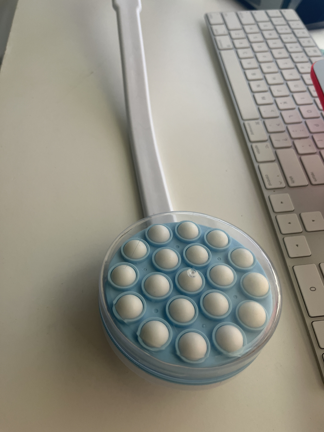 Lotion applicator / shower back roller - photo 2