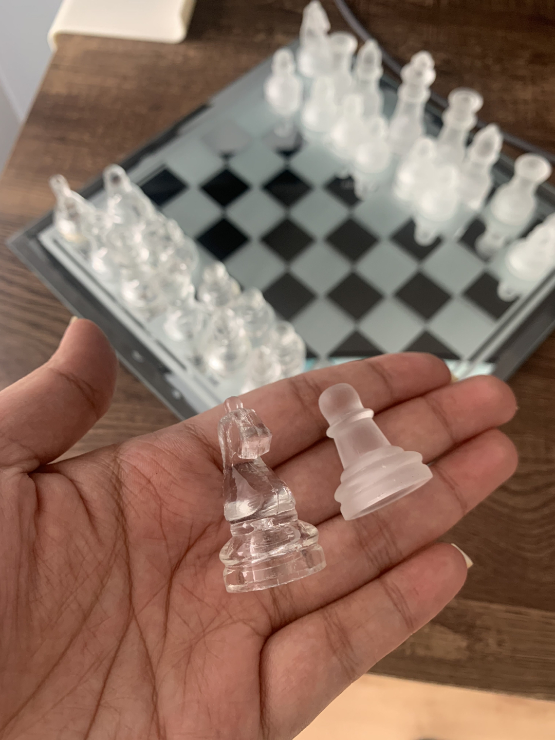 Glass Chess Set image indicator(2)