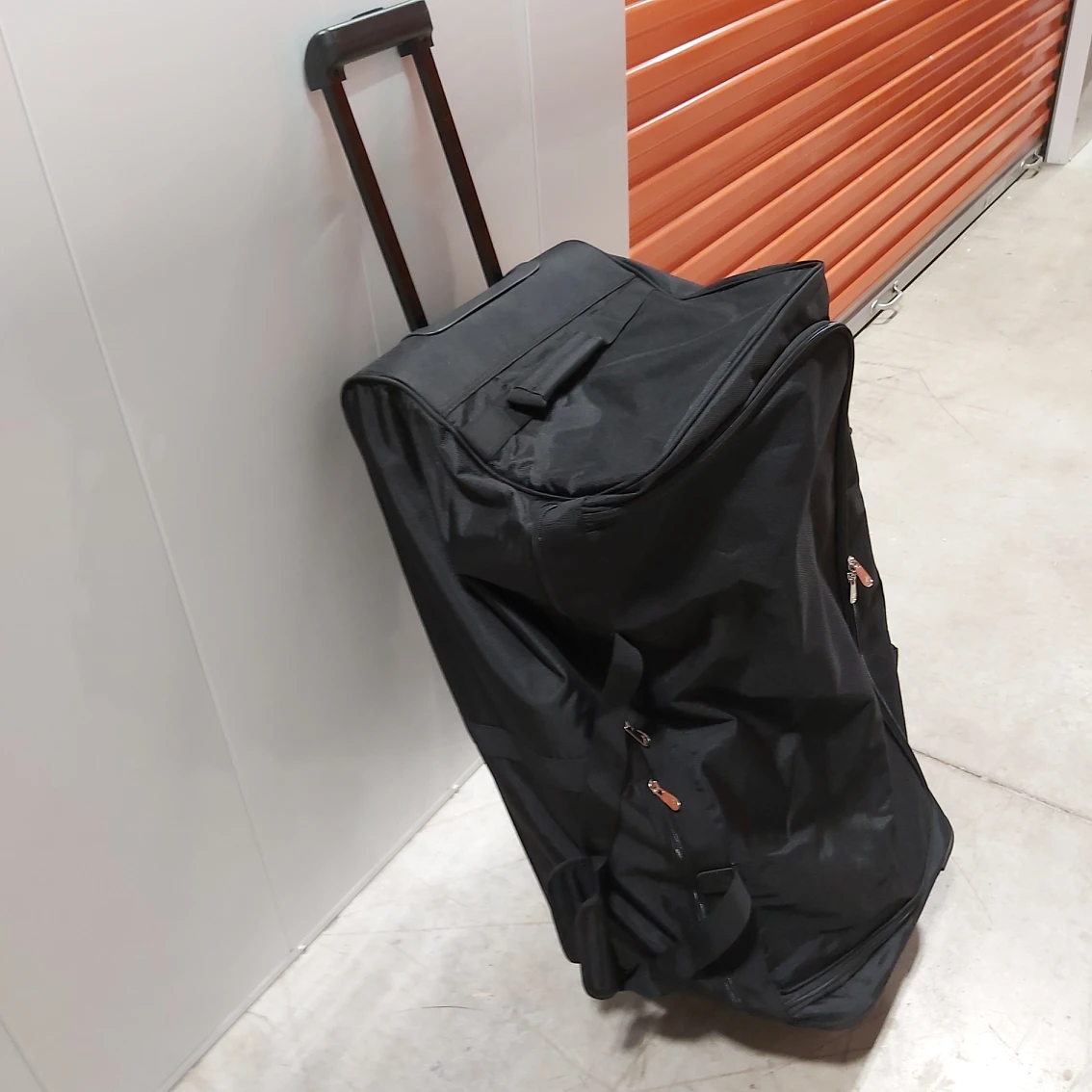 New Rolling Trolley Duffle Bag With Wheels Handle Size 32 Inches image indicator(9)