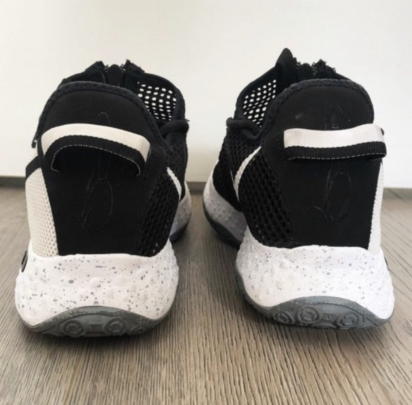 Nike Air PG4 Strobel Sneakers image indicator(4)