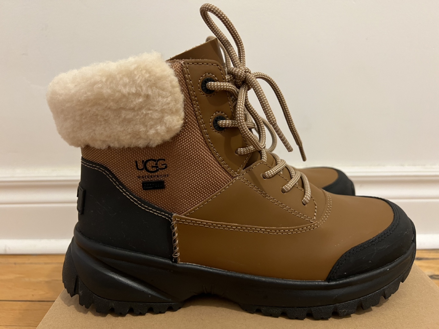 UGG boots for women (size 8) - photo 2