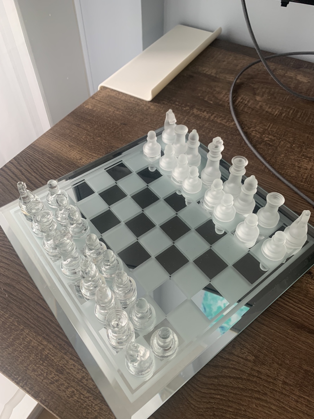 Glass Chess Set image indicator(3)