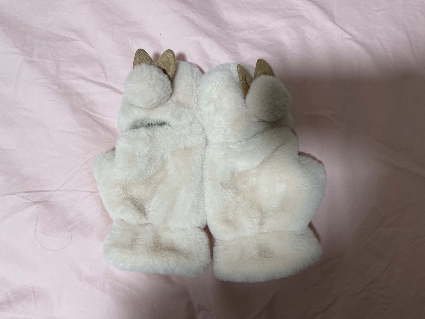 Fluffy gloves (Foldable)