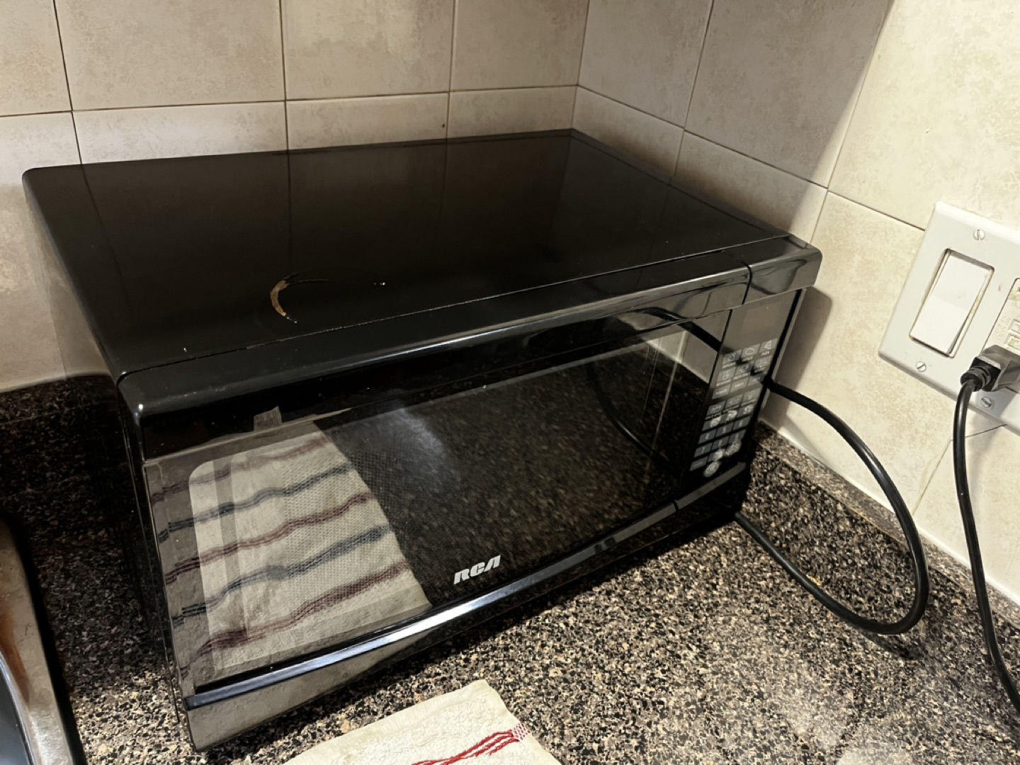 a lil scrape doesn’t affect its function, microwave $50 - photo 2
