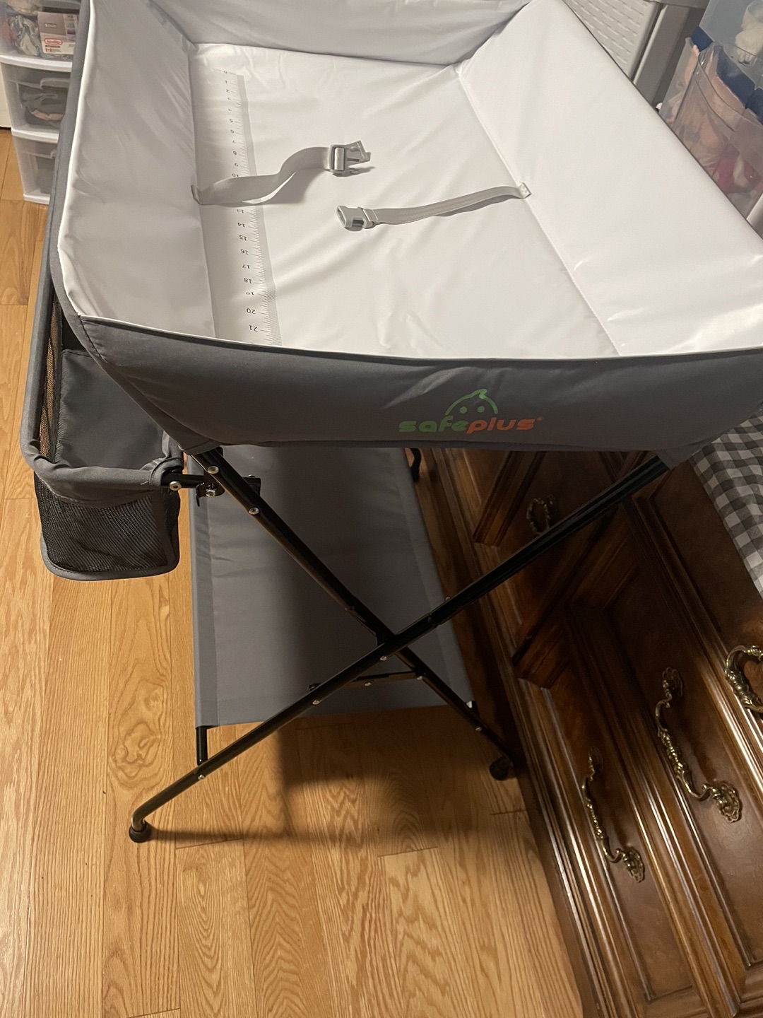 Changing Diaper Table thumbnail