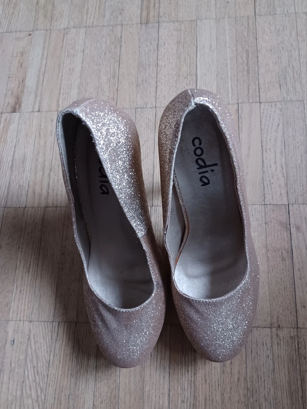 golden dress up shoes thumbnail