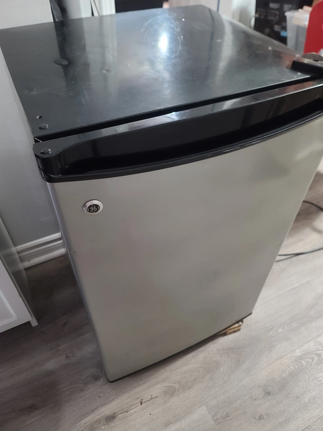 general electric mini fridge with freezer