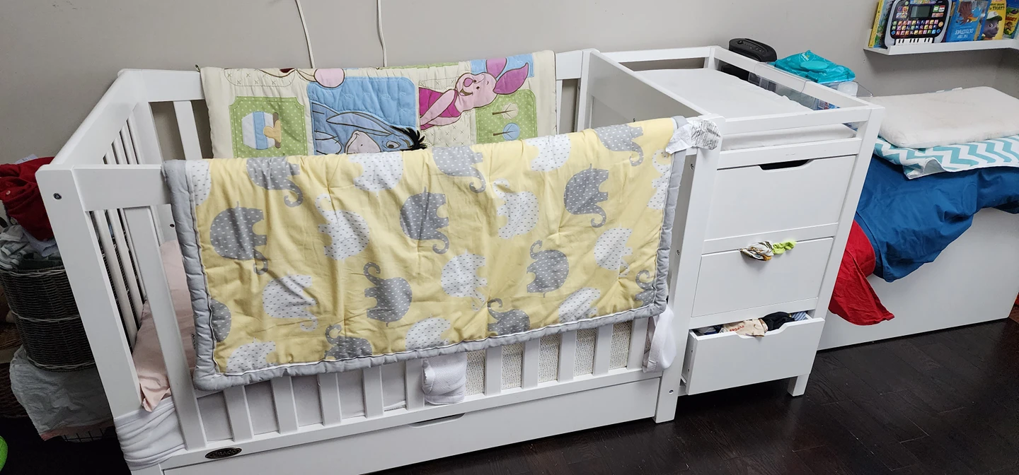 Crib with changing table