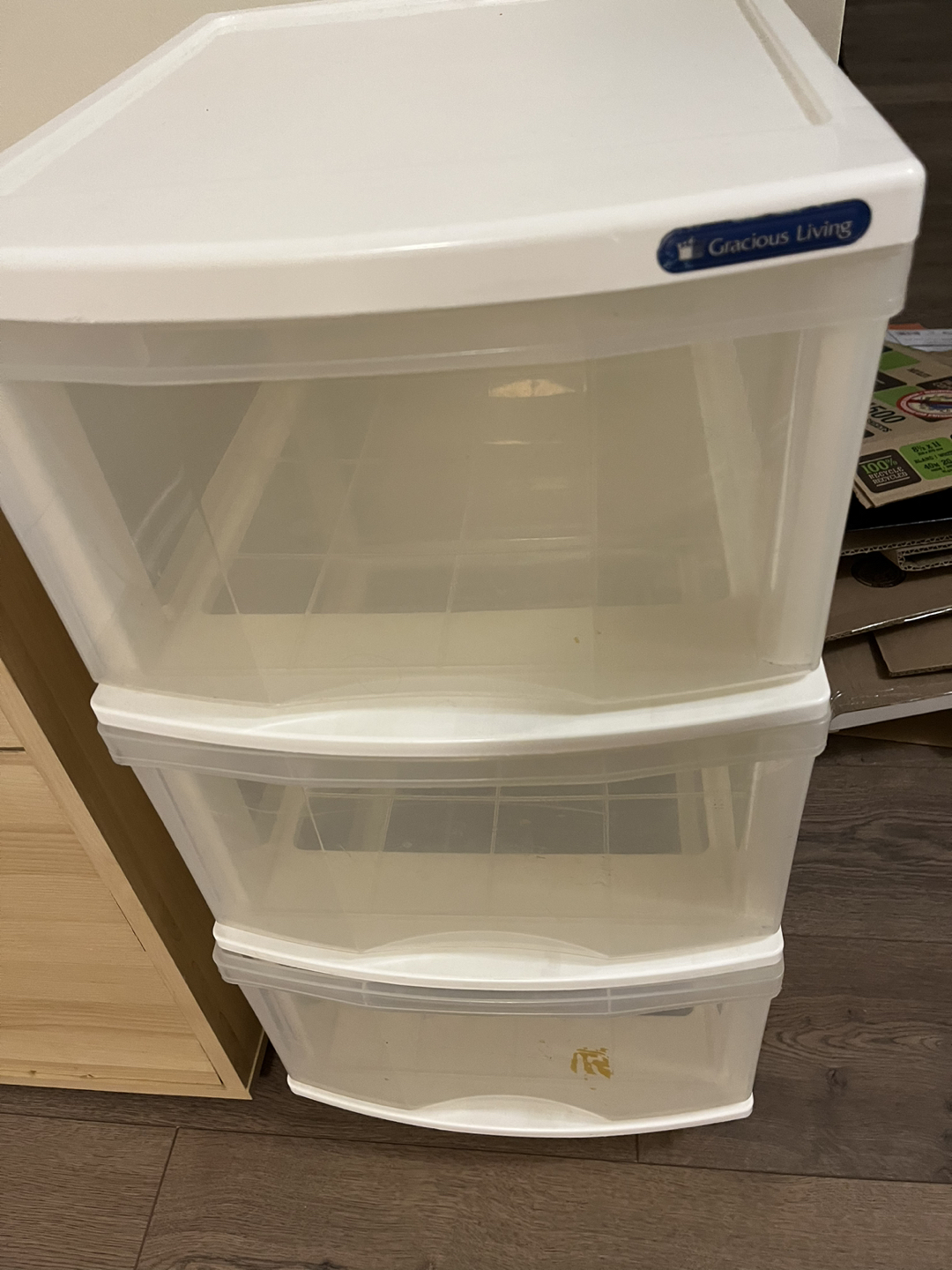 Free items MOVING SALE image indicator(3)