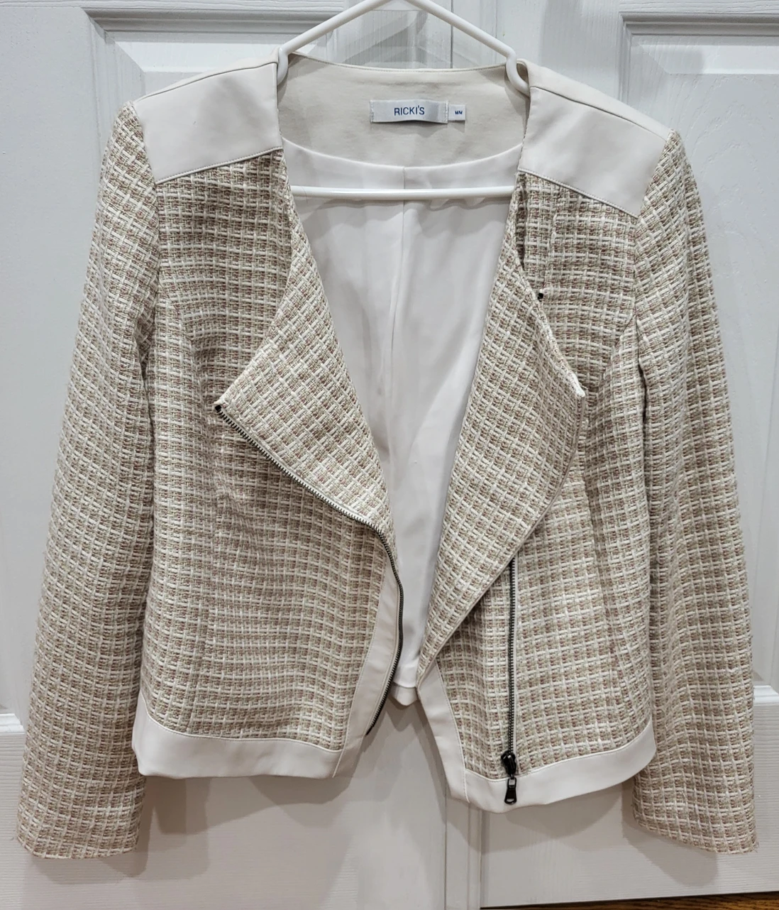 Ricki's Ladies Blazer image indicator(2)