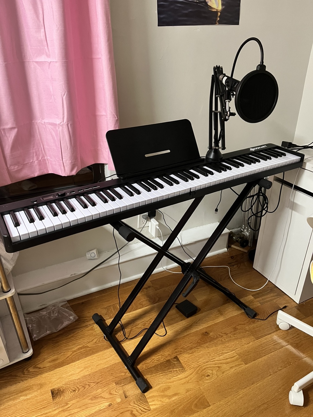 Digital piano keyboard