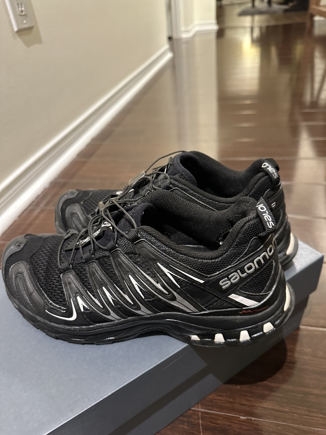 Woman’s sport shoe thumbnail