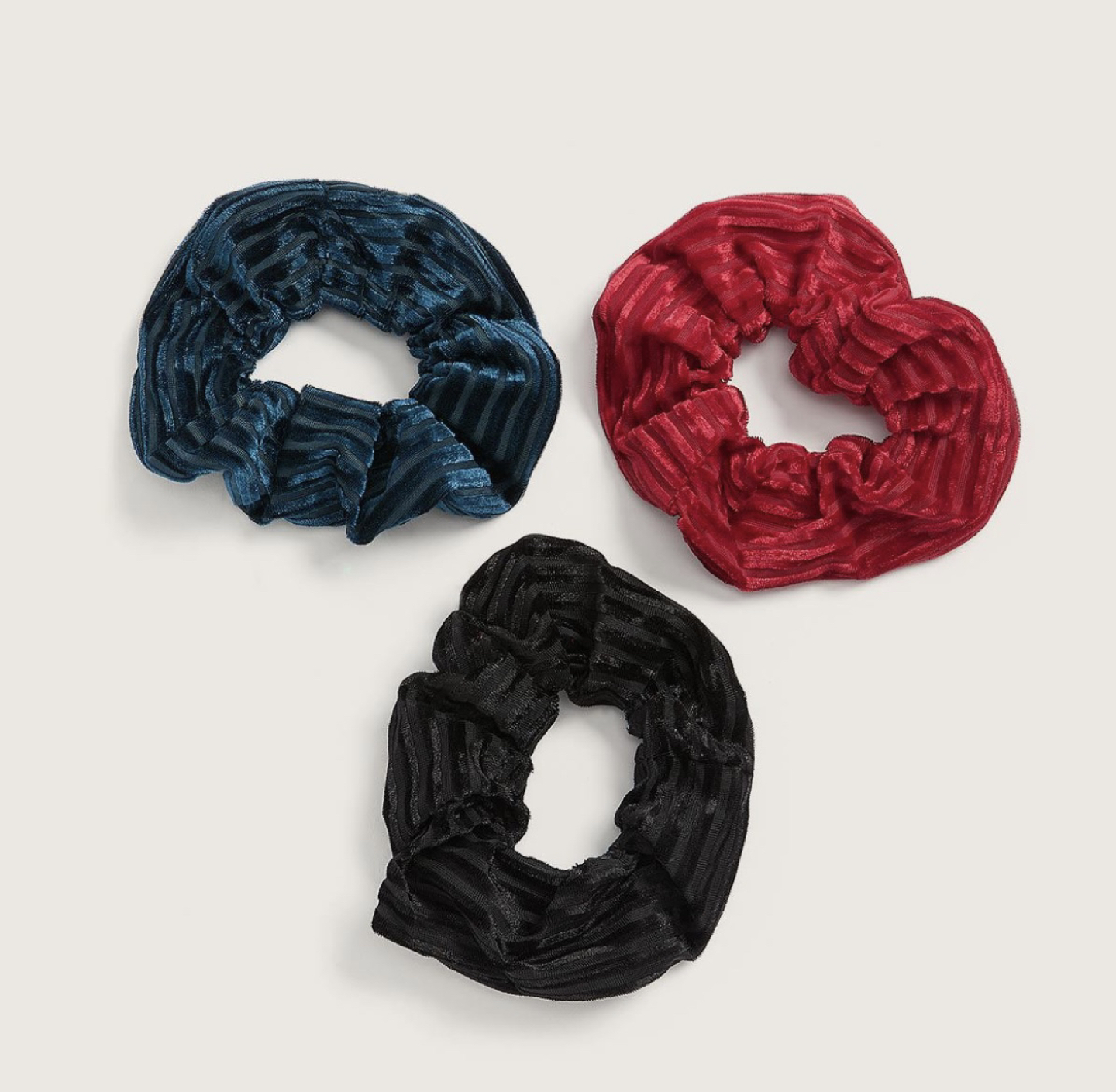 3 velvet scrunchies