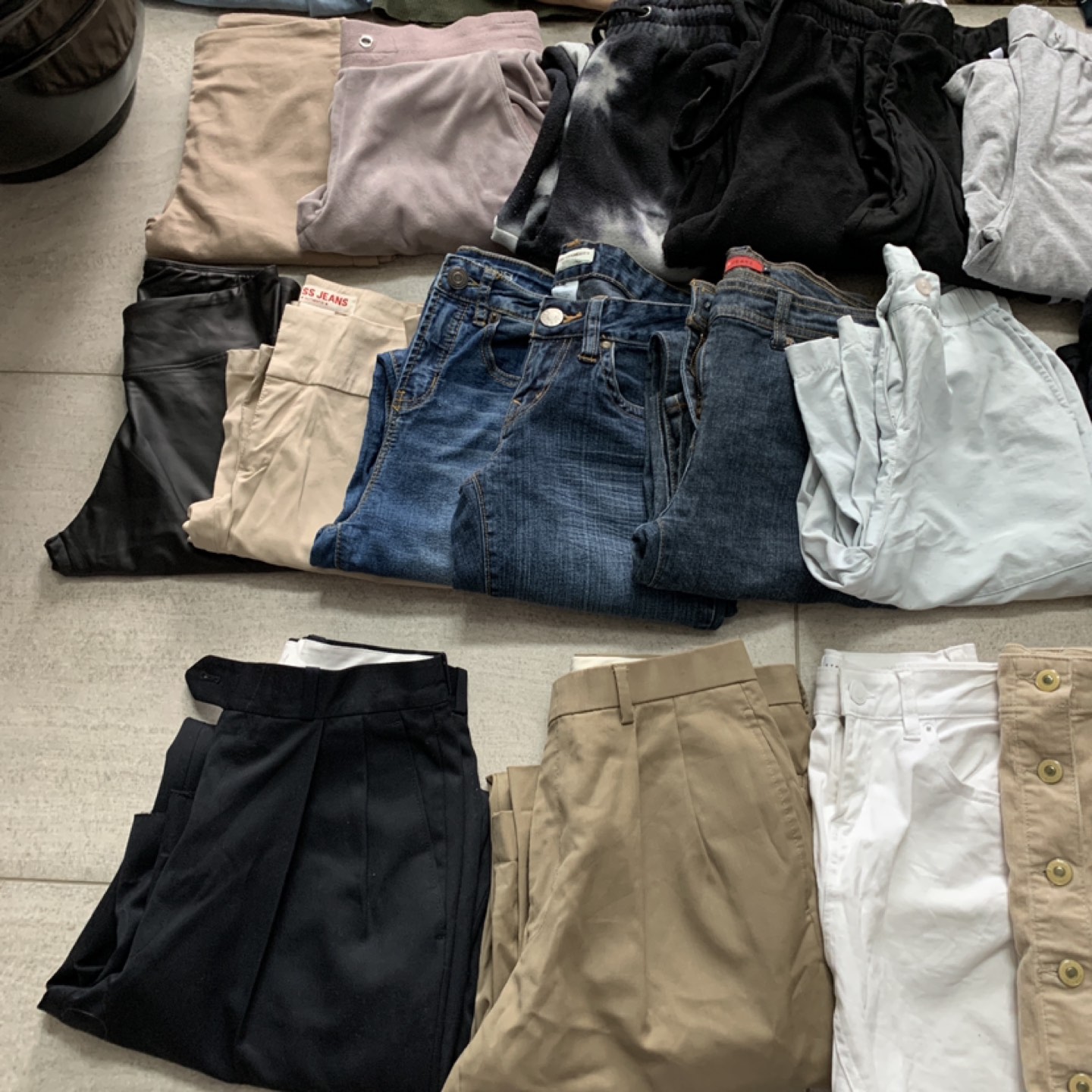 MUST GO TODAY ‼️ Lot of 30+ Women’s Items (XS/S/M) - photo 4
