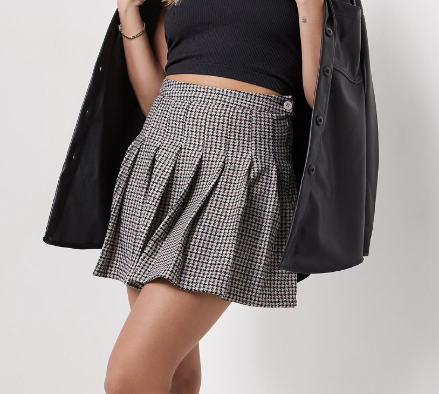 Pleaded women skirt