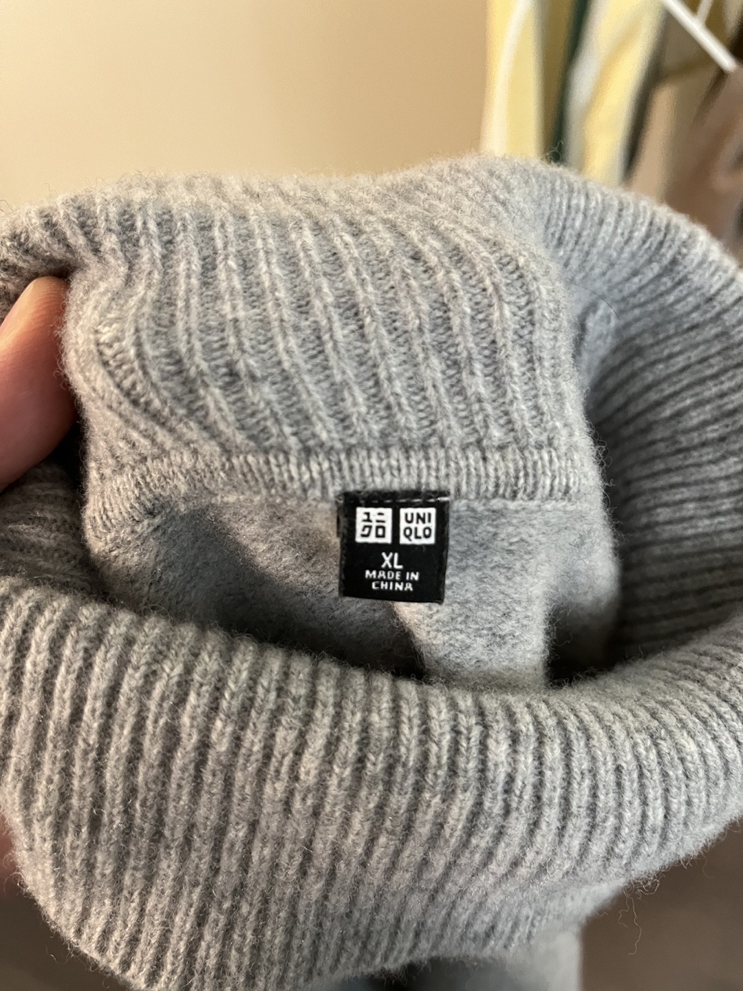 Uniqlo turtleneck long sleeve sweater - photo 2
