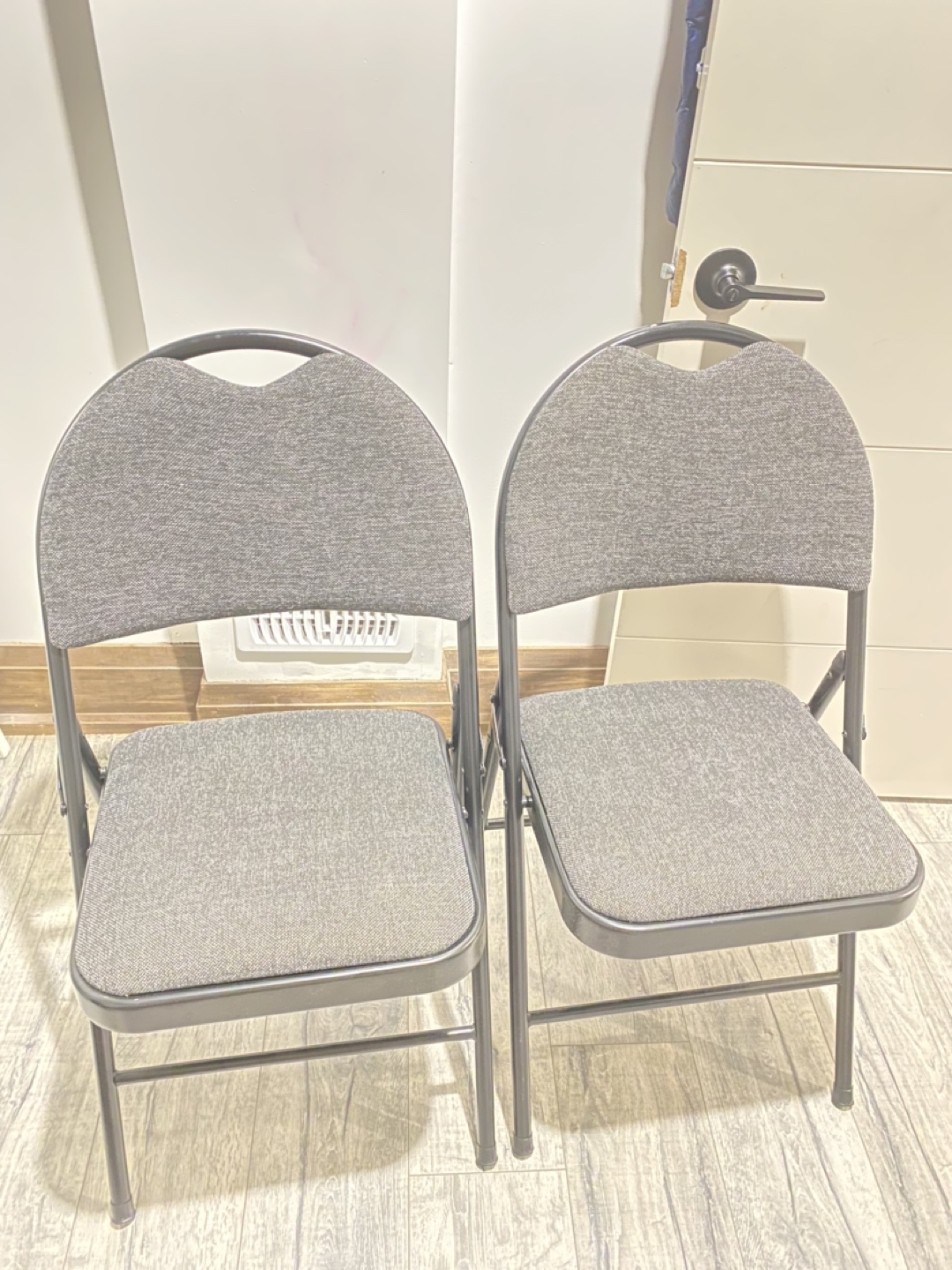2brand new chair thumbnail