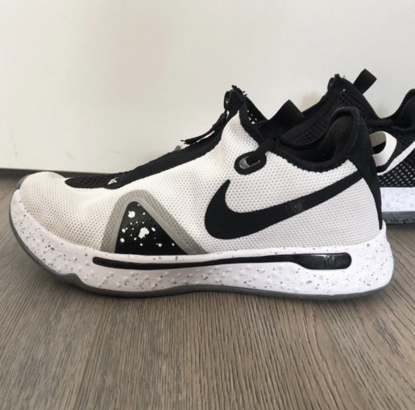 Nike Air PG4 Strobel Sneakers image indicator(2)